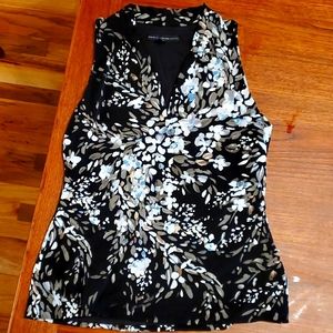 White House Black Market shell / tank, v-neck, sexy, size L